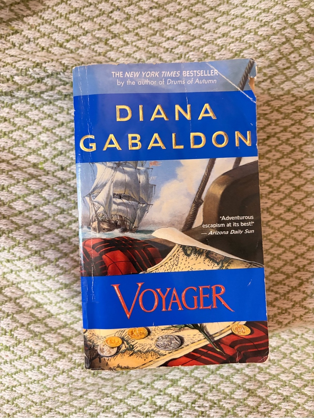 Voyager by Diana Gabaldon- Blue Paperback Novel